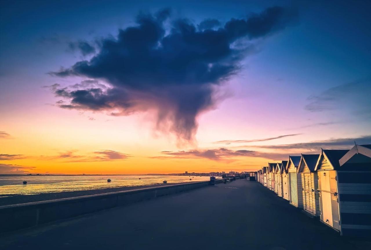 Seafront Suites - Close To Beach, Train Station & Southend Airport 桑斯安 外观 照片