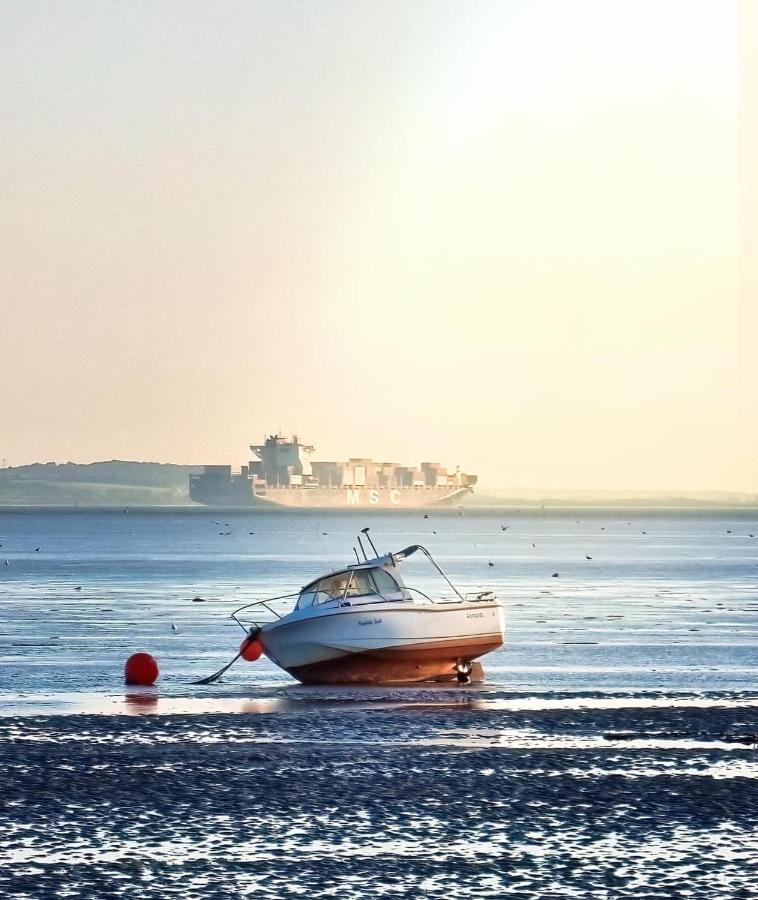 Seafront Suites - Close To Beach, Train Station & Southend Airport 桑斯安 外观 照片